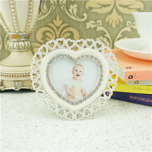 Silver Openwork Heart Rhinestone Photo Frame