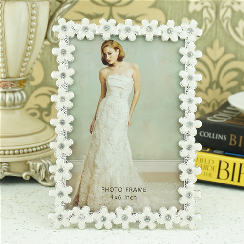 White Daisy Enamel Photo Frame