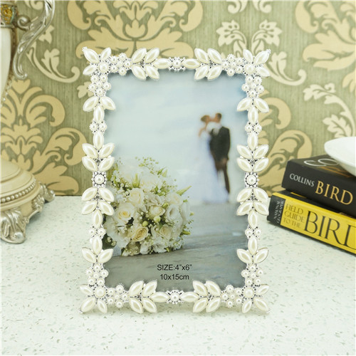 Silver Pearl Leaf Photo Frame