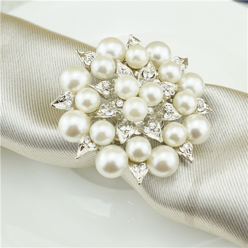 Pearl Snowflake Cluster Napkin Ring