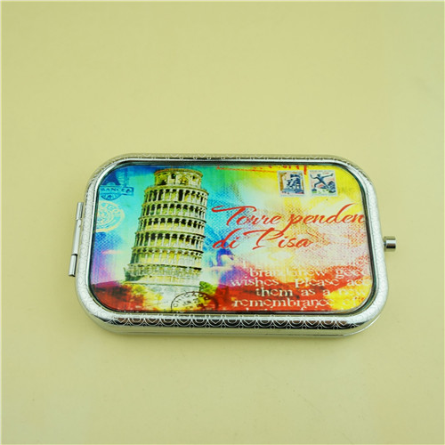 Rectangular compact mirror with a Leaning Tower of Pisa print under dome glass
