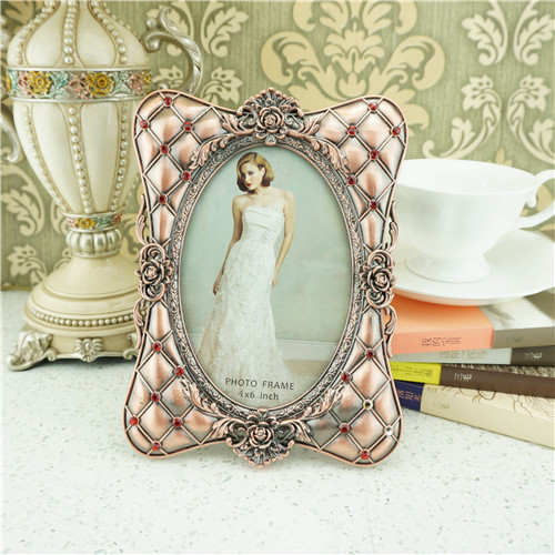 Quilted Rose Oval-Opening Vintage Photo Frame - view 1