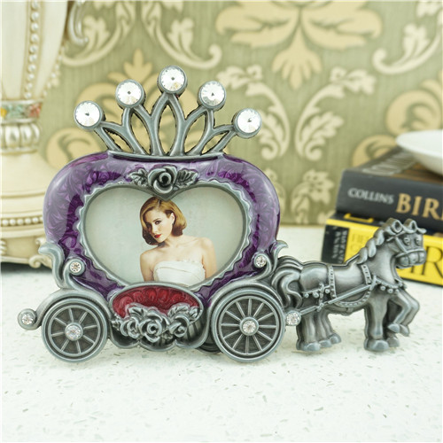 Jeweled Horse-Drawn Carriage Mini Photo Frame