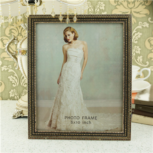 Antique Bronze Beaded Border Photo Frame