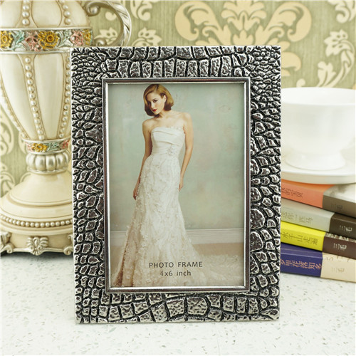 Embossed Crocodile Texture Vintage Metal Photo Frame - view 2