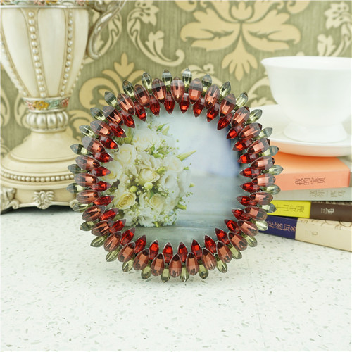 Red and Smoke Teardrop Sunburst Round Photo Frame