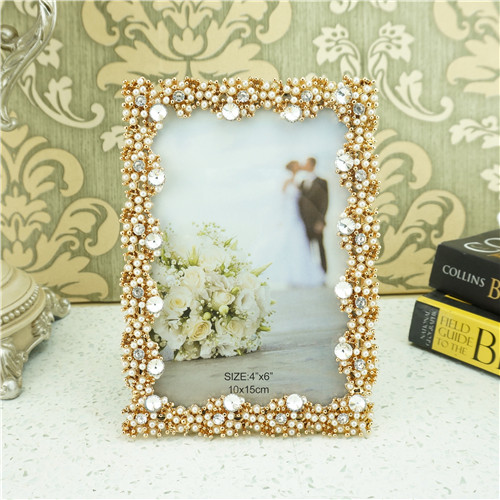 Pearl-Look Cluster and Statement Crystal Metal Photo Frame