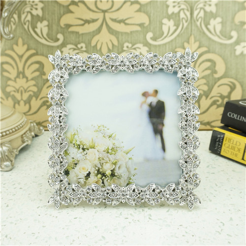 Layered Leaf Vine Crystal Wreath Metal Photo Frame