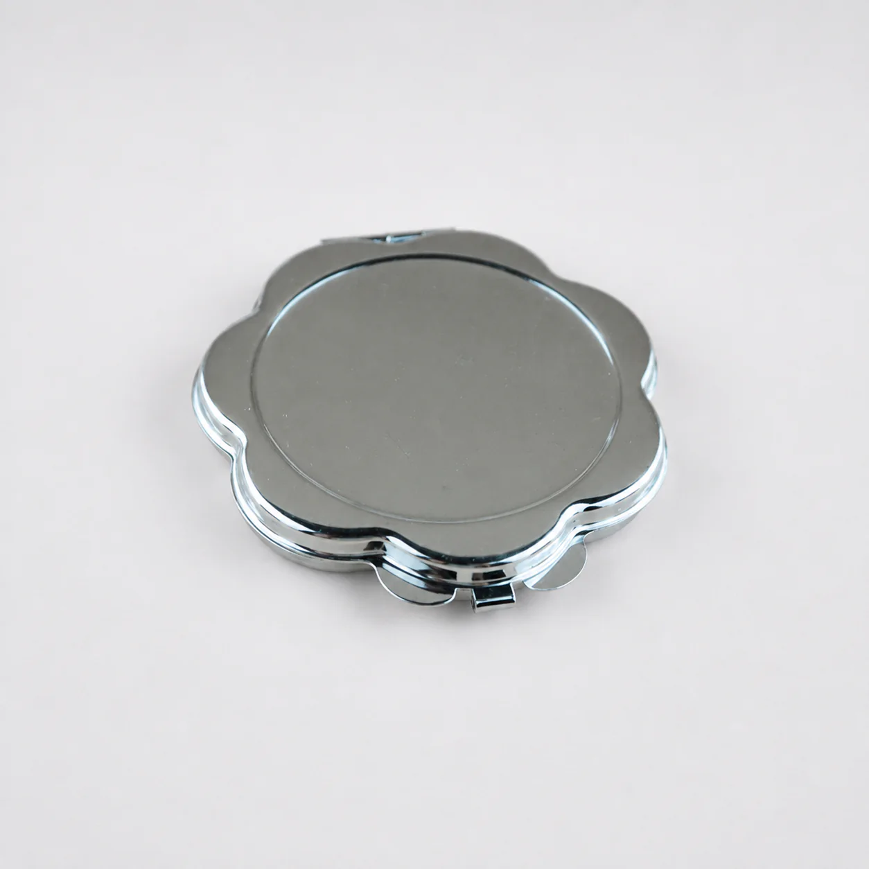 Plain Flower-Shaped Metal Compact Mirror